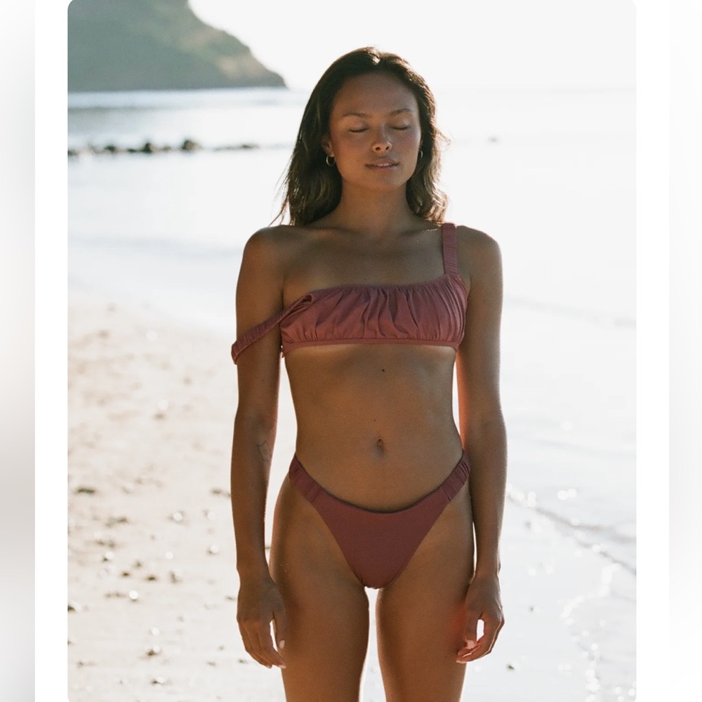 Waves & The Wild Swim Set